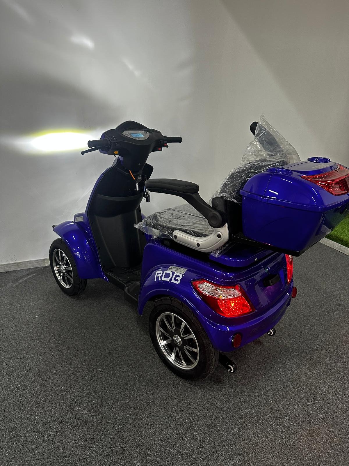 Triciclu electric RDB 4T, 4 roti, 1000W, 60V si 25km/h, fara permis