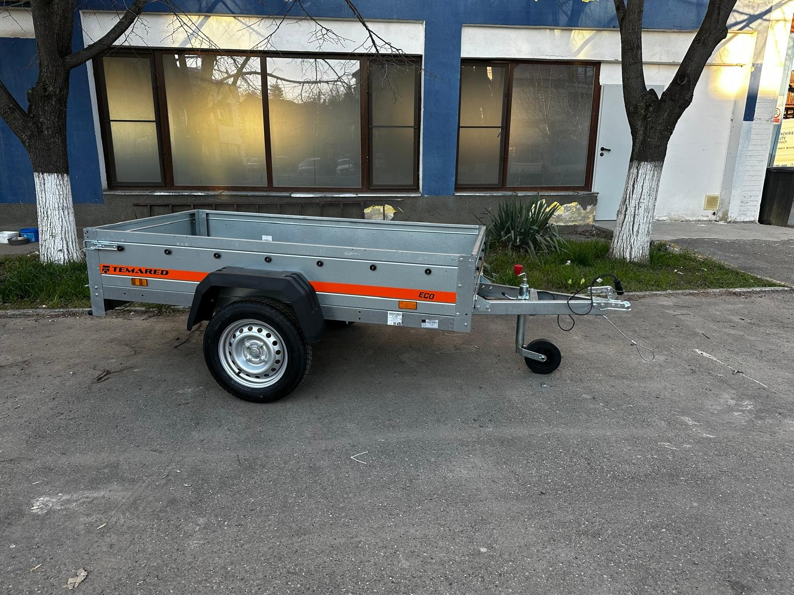 Remorca 750 kg Temared Eco 200x106x32 cm cu Sasiu Ranforsat, 130 km/h TEMARED